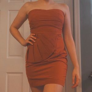 𝐒𝐓𝐑𝐀𝐏𝐋𝐄𝐒𝐒 𝐃𝐑𝐄𝐒𝐒